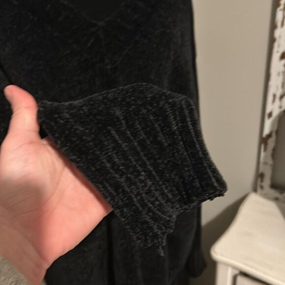 Pink Lily Boutique sweater Medium - Picture 3 of 6